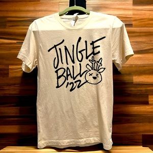 Jingle Ball 22‎ Scrawl T-
Shirt unisex size medium
